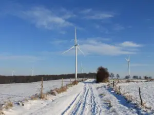 Les éoliennes de Woelfling sous la neige