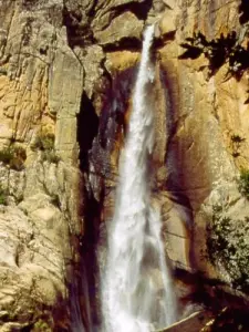 Cascade of Piscia di Gallu - 60 meters (© J.E)