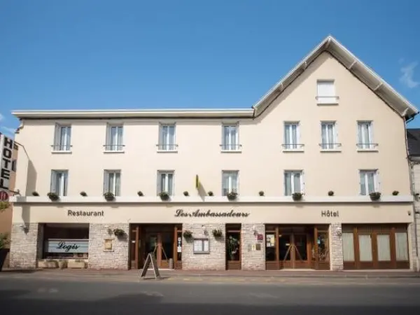 Les Ambassadeurs Hotel - Logis - Hôtel vacances & week-end à Souillac