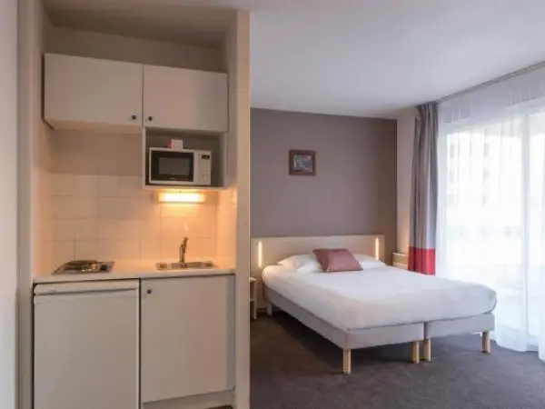 Appart'City Classic La Rochelle Centre - Holiday & weekend hotel in La Rochelle