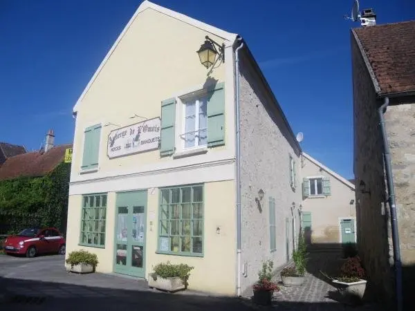 Auberge De L'Omois - Holiday & weekend hotel in Vallées en Champagne