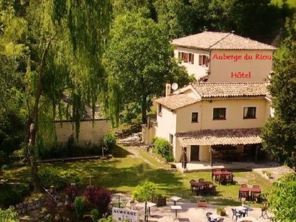 Auberge Du Riou - Hotel vakantie & weekend in Puget-Rostang