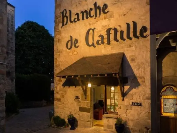 Best Western Blanche de Castille Dourdan - Hotel vacaciones y fines de semana en Dourdan