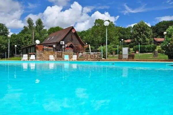 Les Chalets de Thegra proche de Rocamadour et Padirac - Hotel vacanze e weekend a Thégra