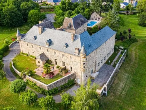 Château de la Falque, The Originals Relais (Relais du Silence) - Hotel vacanze e weekend a Saint Geniez d'Olt et d'Aubrac