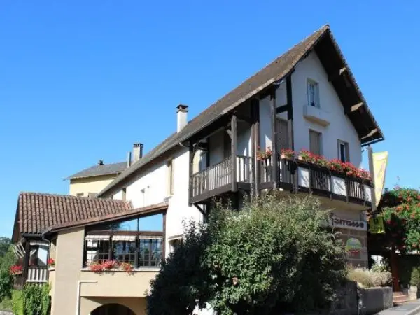 Hostellerie La Terrasse - Hotel vacaciones y fines de semana en Lacapelle-Marival