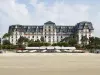 Hôtel Barrière L'Hermitage - ヴァカンスと週末向けのホテルのLa Baule-Escoublac