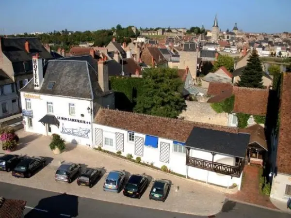 Hotel Le Bon Laboureur - Holiday & weekend hotel in La Charité-sur-Loire