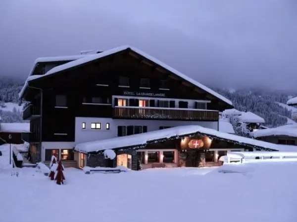 Hôtel La Grande Lanière - Hotel Urlaub & Wochenende in Les Gets