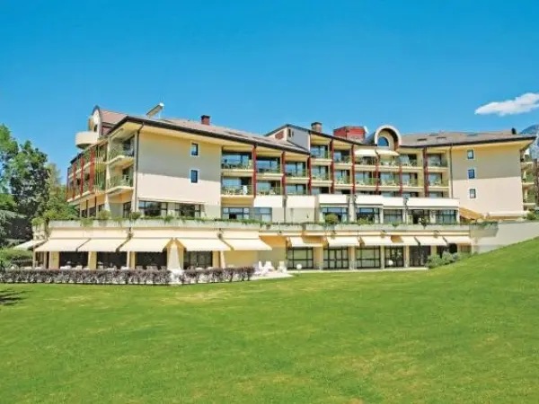 Hotel *** & Spa Vacances Bleues Villa Marlioz - Holiday & weekend hotel in Aix-les-Bains