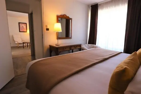 Hotel Des Tuileries - Hotel vacaciones y fines de semana en Nîmes