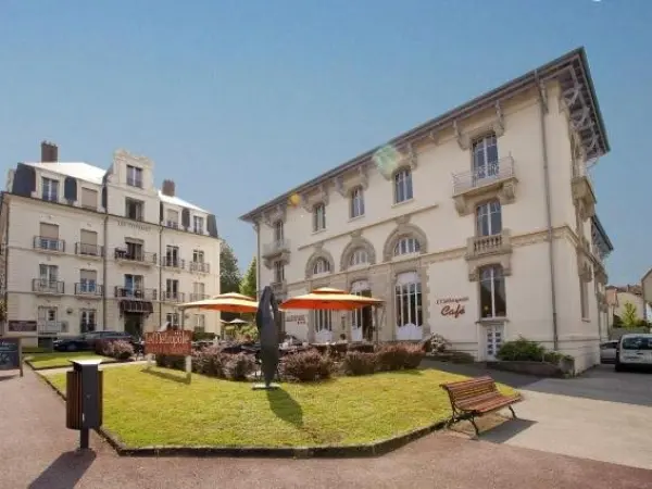 Hotels & Résidences - Les Thermes - Hotel vakantie & weekend in Luxeuil-les-Bains