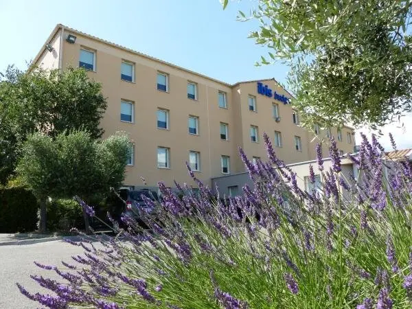 Ibis Budget Marseille Valentine - Holiday & weekend hotel in Marseille