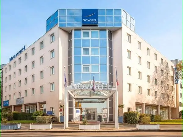 Novotel Nantes Centre Bord de Loire - Hotel Urlaub & Wochenende in Nantes