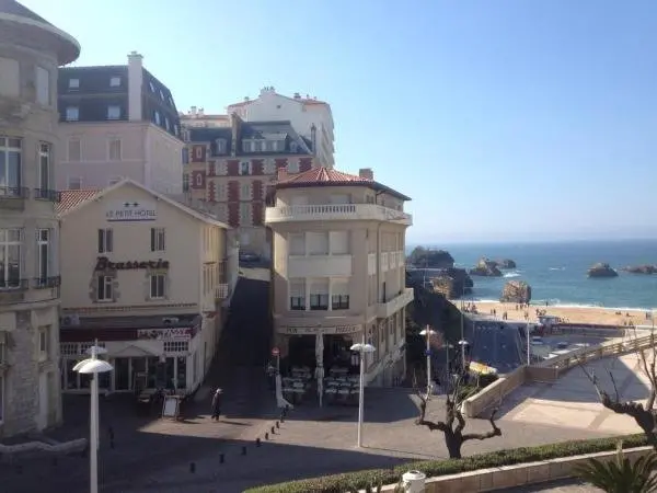 Le Petit Hôtel - Hotel vacanze e weekend a Biarritz