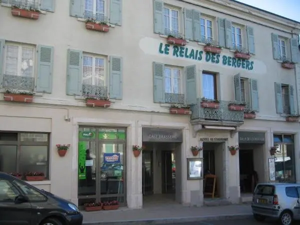 Le Relais des Bergers - Holiday & weekend hotel in Saint-Martin-en-Haut
