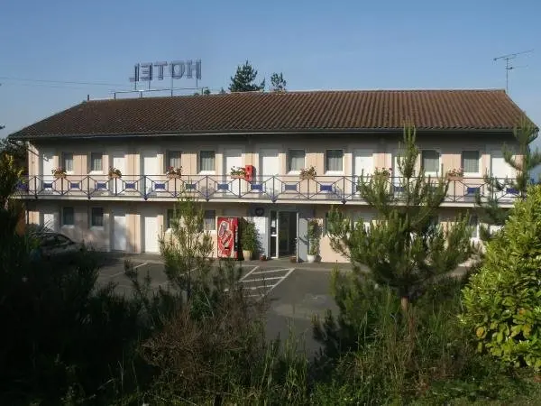 Riv'Hotel - Hotel vacanze e weekend a Maleville