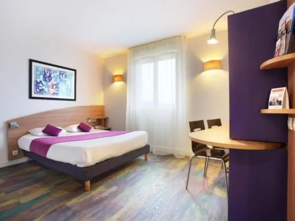 Suite-Home Orléans-Saran - Holiday & weekend hotel in Saran