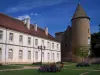 Паре-ле-Monial - Здание аббатства, башня и сад