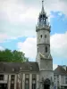 Эвре - Башня с часами (звонница), яркий готический стиль