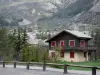 セレ-シュヴァリエ - セール・シュヴァリエ1500（LeMonêtier-les-Bains）スキーリゾート（ウィンタースポーツリゾート） Monêtier-les-Bainsより