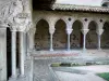 モイサック修道院 - ロワネスク回廊と彫刻が施された首都の柱