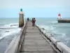 土地の風景 - 灯台と大西洋を見下ろすキャップベルトンの桟橋を歩く