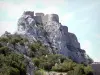 城堡Peyrepertuse - 城堡圣霍尔迪（城堡圣乔治）在它的岩石露出