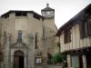 鹅毛笔 - 圣凯瑟琳教堂，桥的门和村庄的半木结构房屋（Albigensian设防城镇）