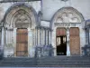 Abadía de Ambronay - Antigua abadía benedictina (Centro Cultural de la reunión): las puertas de la iglesia de la abadía