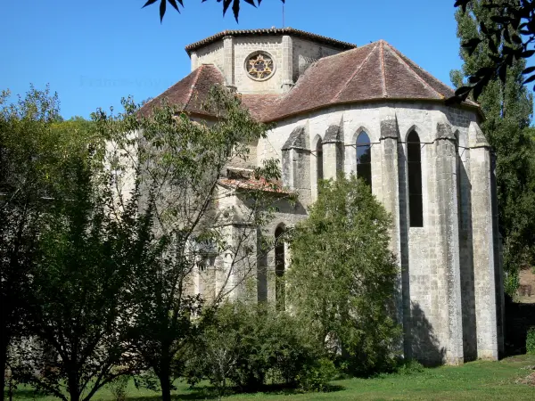 Abadía de Beaulieu-en-Rouergue - Abadía cisterciense (Centro de Arte Contemporáneo): ábside de la iglesia de la abadía de estilo gótico