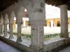 Abadía de Flaran - Antiguo monasterio cisterciense de Nuestra Señora de Flaran (condado Heritage Center, el centro cultural del condado), en la ciudad de Valence-sur-Baise: claustro