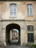 Abadía de Jouarre - Edificio de la Abadía de Nuestra Señora de la calle atravesada por Jouarre Montmorin