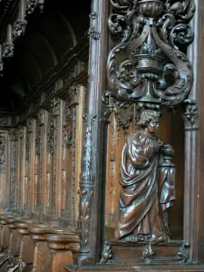 Abadía de Montbenoît - Puestos de venta de madera de la iglesia de la abadía