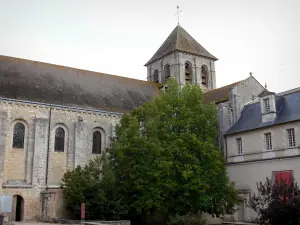 Abadía de Saint-Savin - Abadía de la iglesia y el edificio monástico
