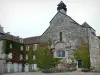 Abbaye de Chantelle - Abbaye bénédictine Saint-Vincent : façades de l'église romane Saint-Vincent et des bâtiments monastiques