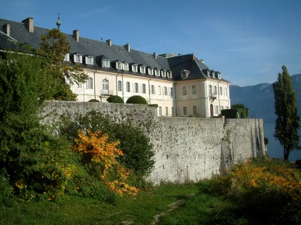 L'abbaye de Hautecombe - Guide tourisme, vacances & week-end en Savoie