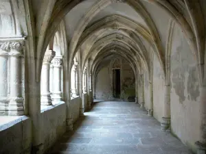 Abbaye de Montbenoît - Cloître