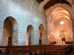 Abbaye Saint-Michel de Cuxa - Intérieur de l'église abbatiale