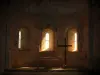 Abbaye du Thoronet - Abbaye cistercienne de style roman provençal : baies du choeur de l'église