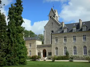 Abbazia d'Igny - Abbazia di Nostra Signora di Igny con la sua chiesa abbaziale, a Arcis-le-Ponsart