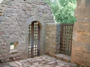 Abbazia del Thoronet - Abbazia cistercense di stile romanico provenzale: piccolo cortile