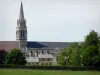 Abbazia della Trappe - Campanile della chiesa abbaziale, il villaggio di La Trappe Soligny