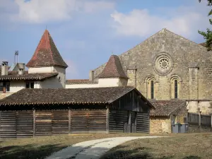 Abdij van Flaran - Voormalig Cisterciënzer abdij van Onze-Lieve-Vrouw van Flaran (graafschap erfgoed, cultureel centrum graafschap), op de stad Valence-sur-Baise