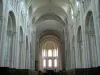 Abdij Saint-Georges de Boscherville - Binnen in de abdijkerk van Saint-Georges, Saint-Martin-de-Boscherville, in het Regionaal Natuurpark lussen van de Seine Normande