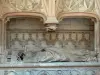 Abtei von Ambronay - Ehemalige Benediktinerabtei (Kulturzentrum): in der Abteikirche: Grabstätte des Abt Jacques de Mauvoisin