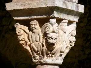 Abtei Saint-Michel de Cuxa - Gemeisseltes Kapitell-Teil