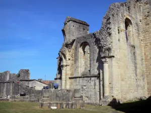 Abtei von La Sauve-Majeure - Überreste der Abteikirche