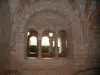 Abtei Thoronet - Zisterzienser Abtei provenzalischen romanischen Stiles: Kapitelsaal mit Blick auf den Kreuzgang
