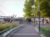 Agen - Gravier esplanade: promenade du Gravier walk, lampposts, trees and footbridge